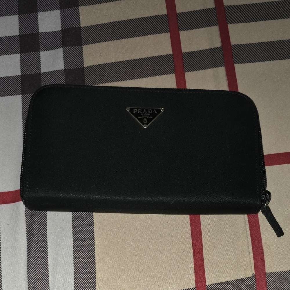 Prada Elegant Black Zip Long Wallet